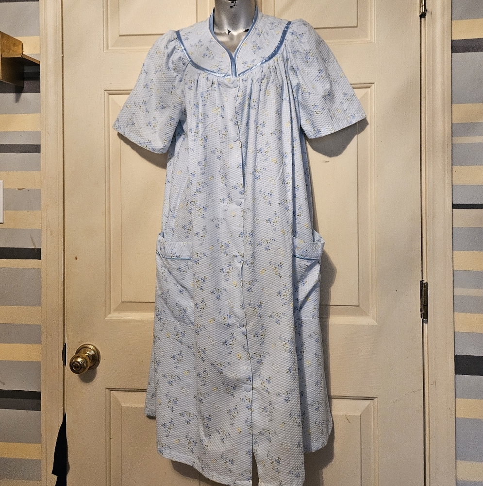Morning Glory by Jasmine Rose Women’s Floral Blue  Snaps House coat Robe
